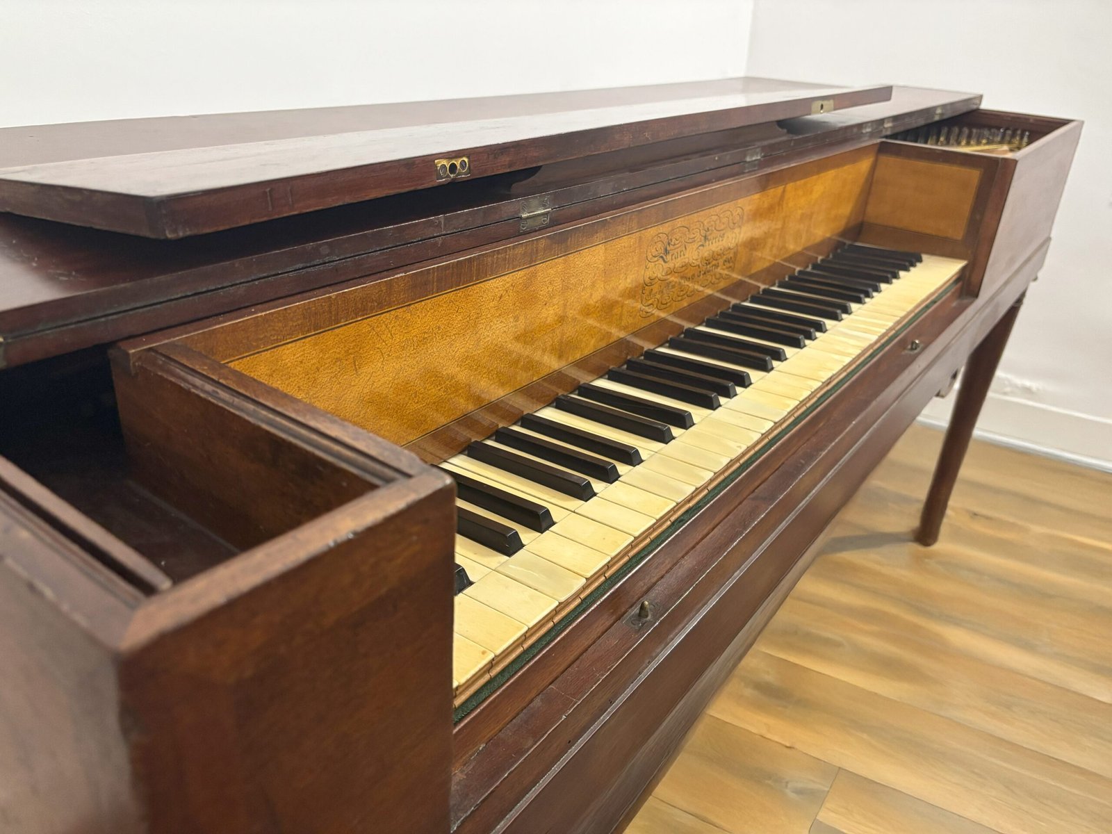 Détail du clavier du piano Érard de 1810