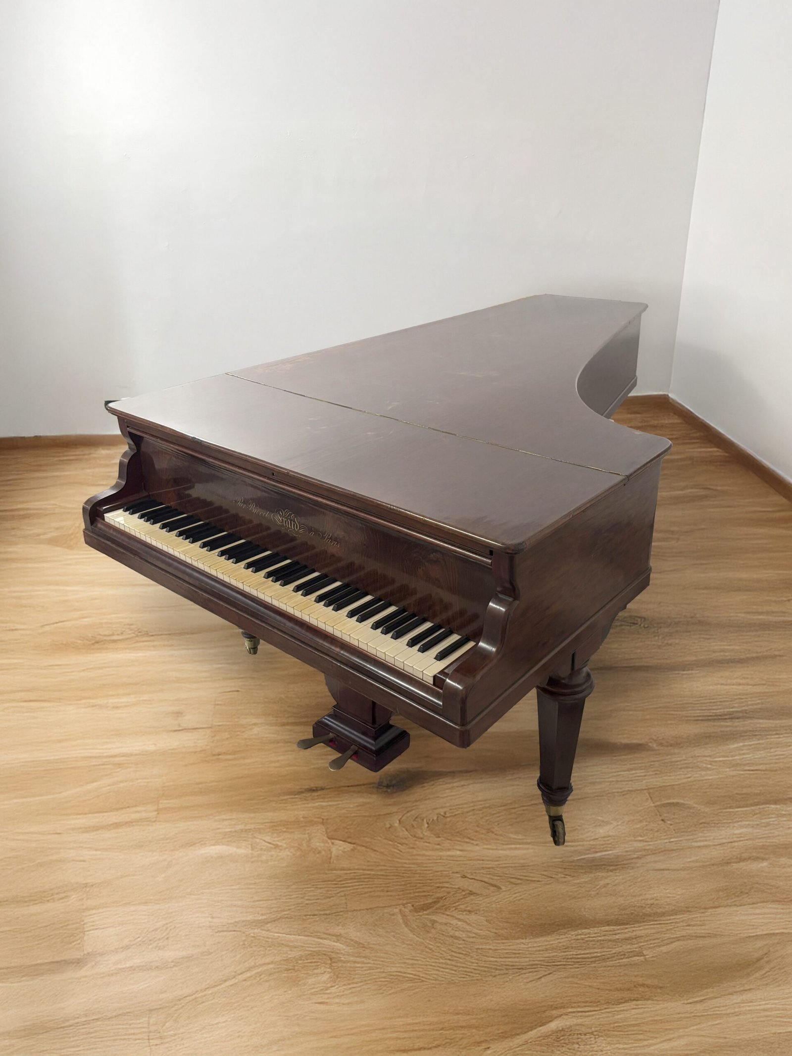 Deuxième vue latérale du piano Érard de 1847
