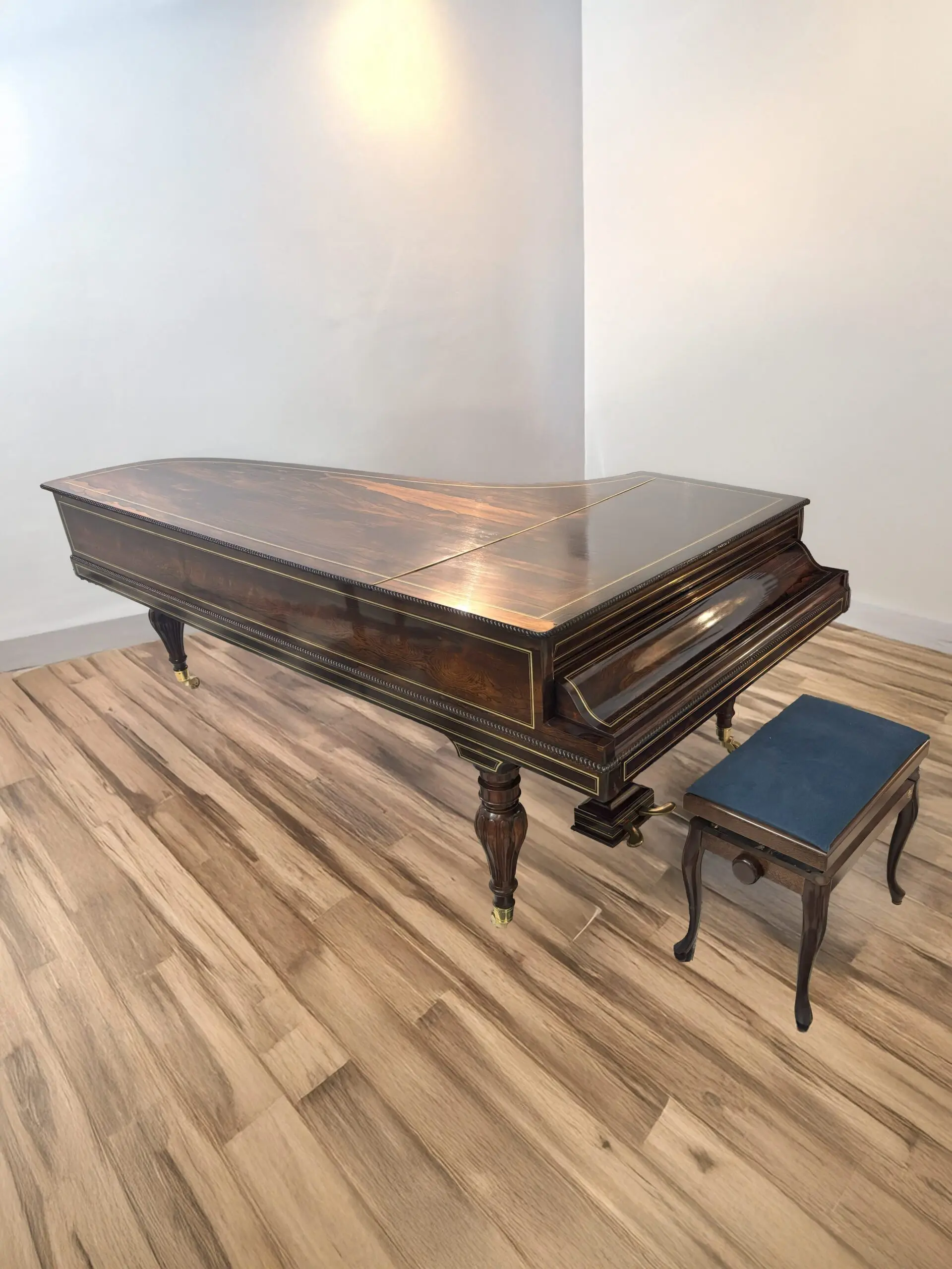 Vue latérale du piano à queue Pleyel de 1827