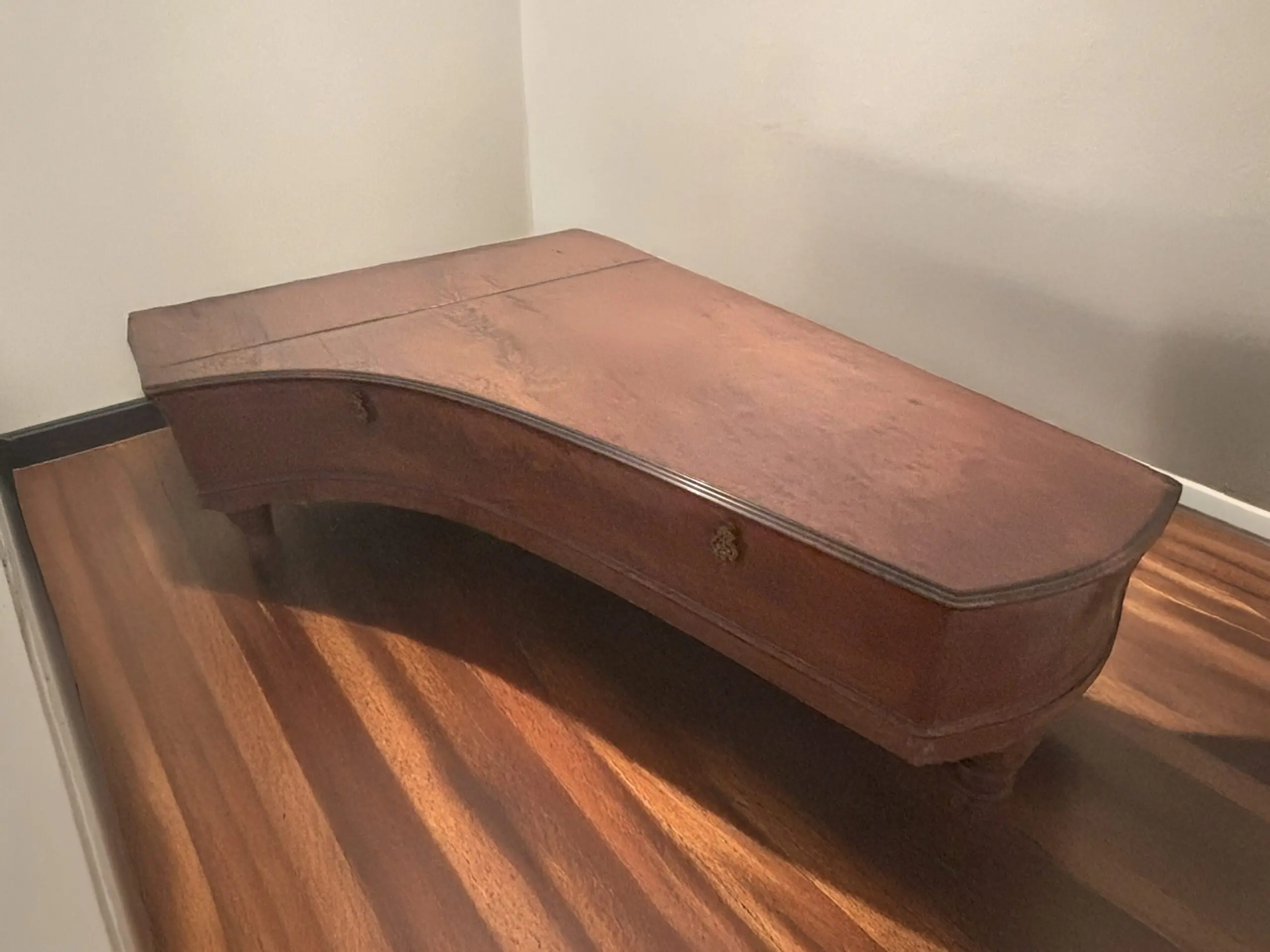 Vue arrière du piano à queue Pleyel de 1838